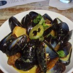 Savoring Mussels in Green Curry Sauce at Pêche