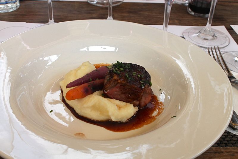 Short Ribs of Beef with Mashed Potatoes